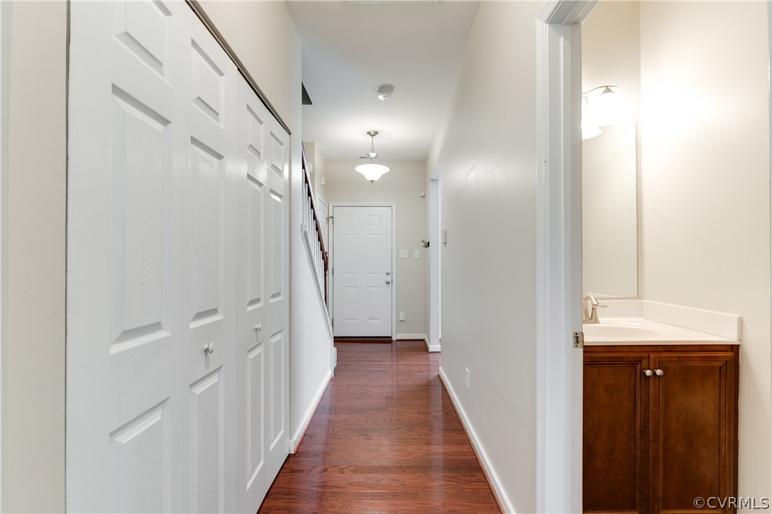 8012 Creekside Village Dr