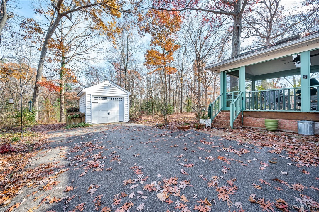 10333 Hollyberry Dr