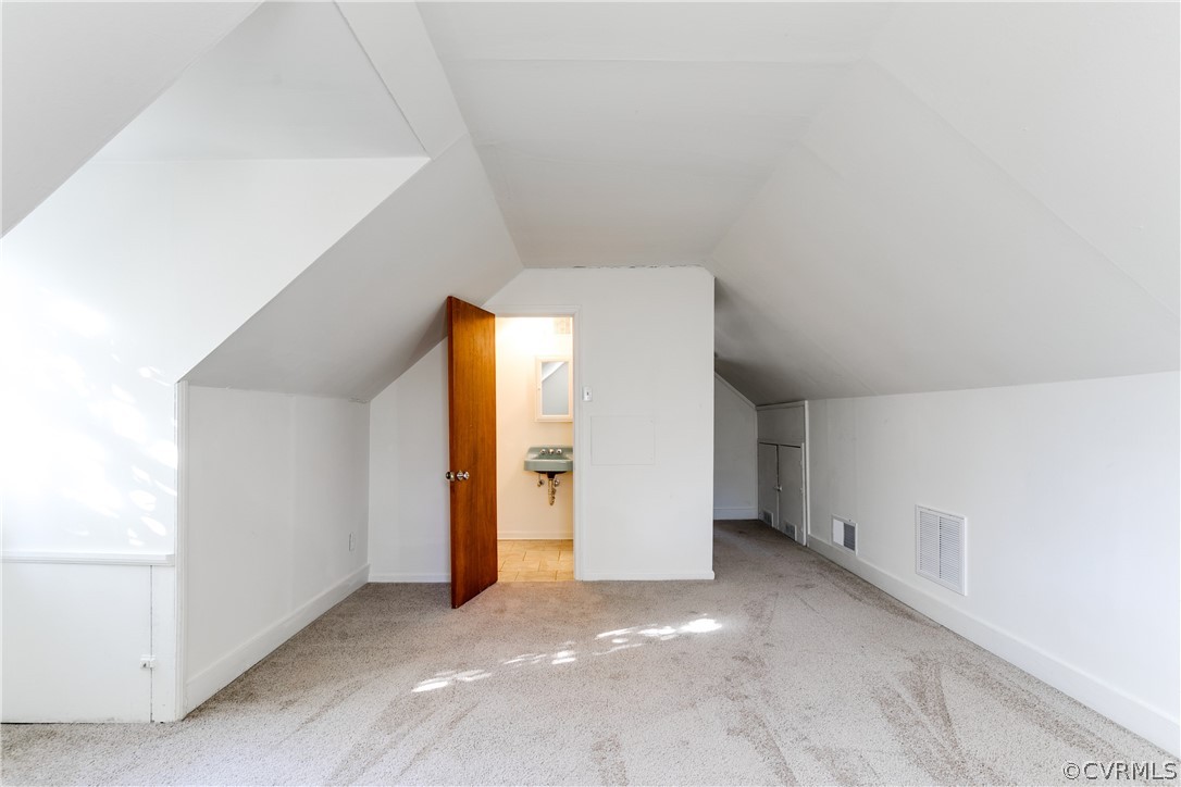 7404 Westfield Rd