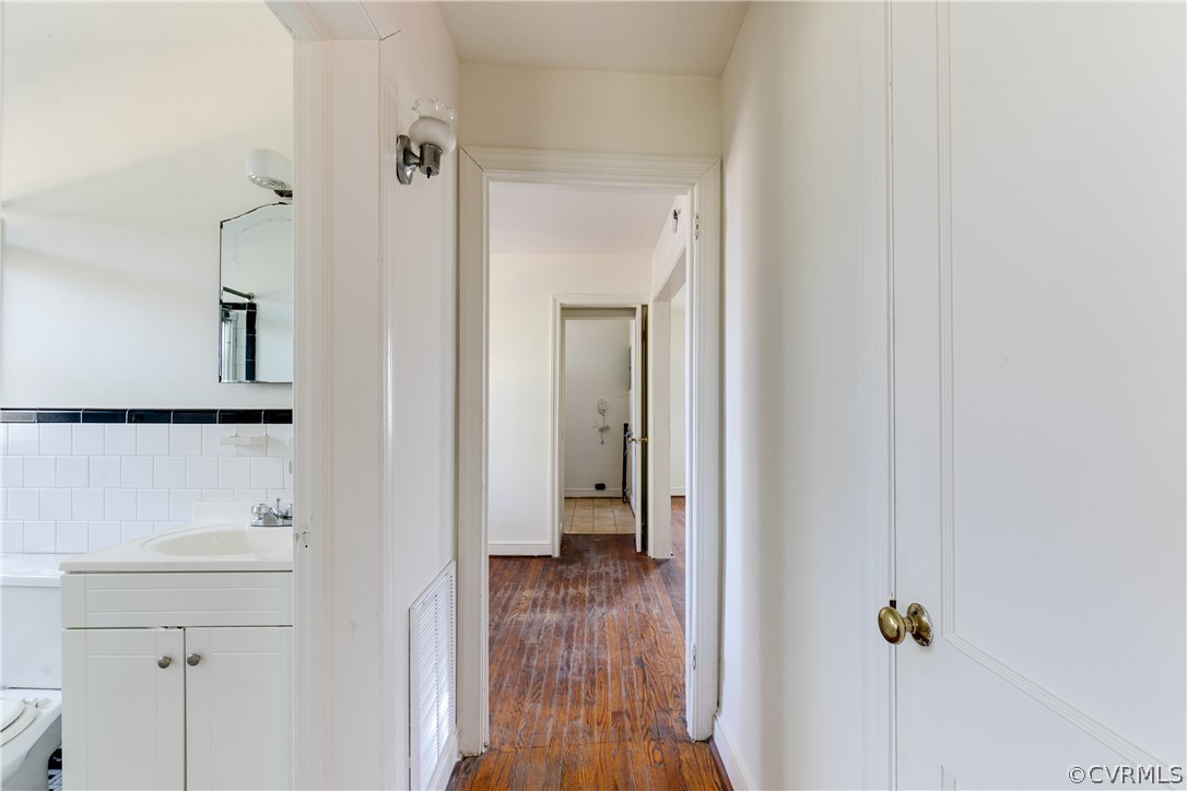 7404 Westfield Rd