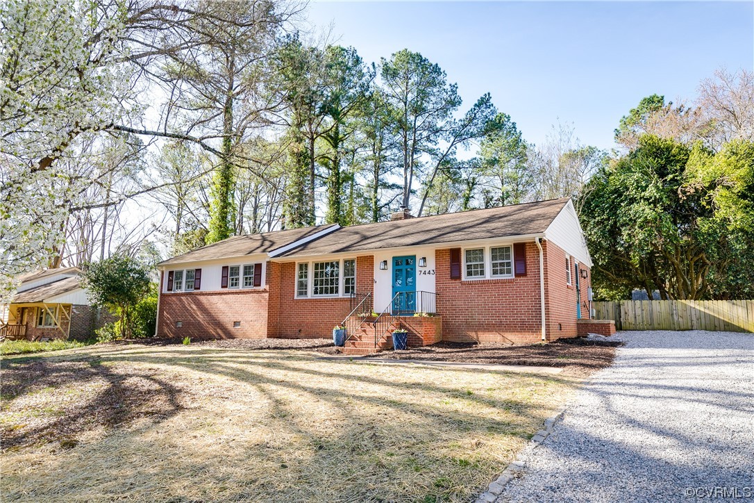 7443 Comanche Dr