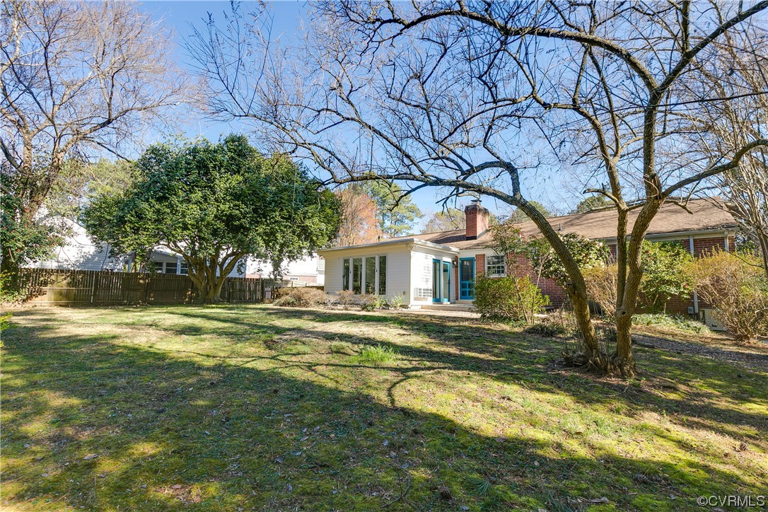 7443 Comanche Dr