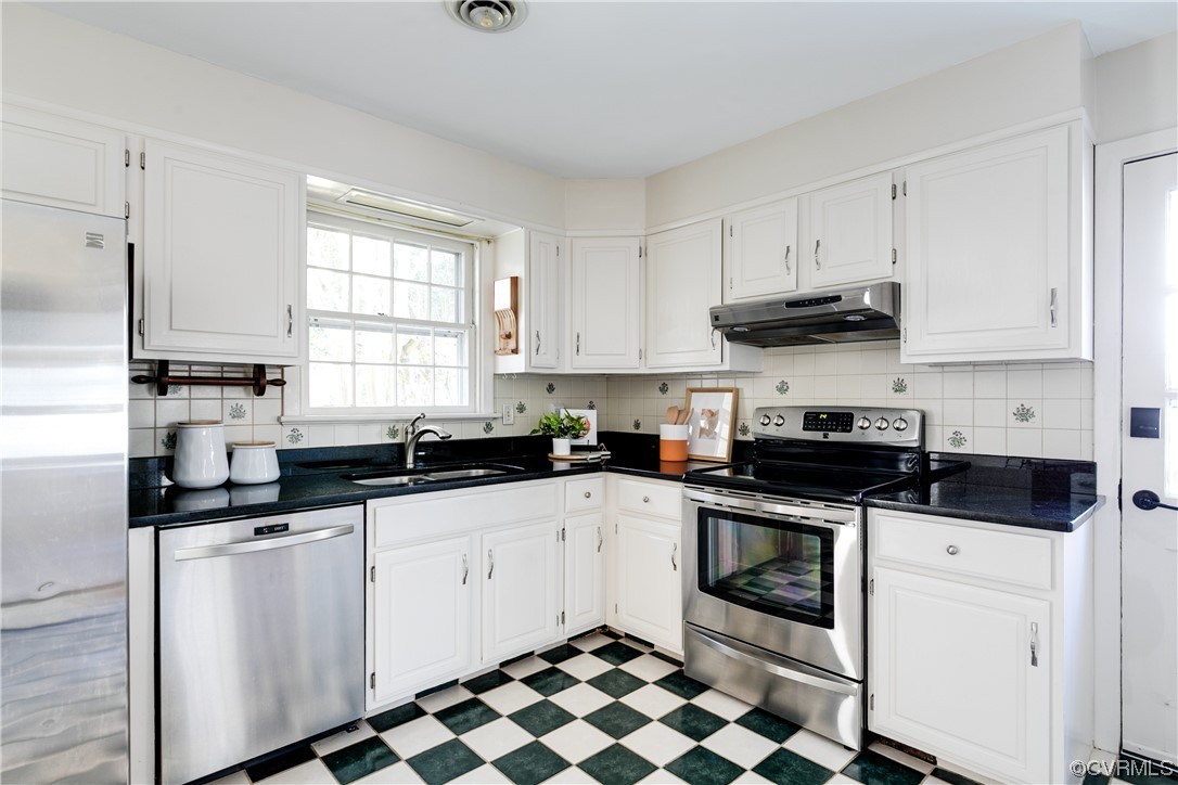 7443 Comanche Dr