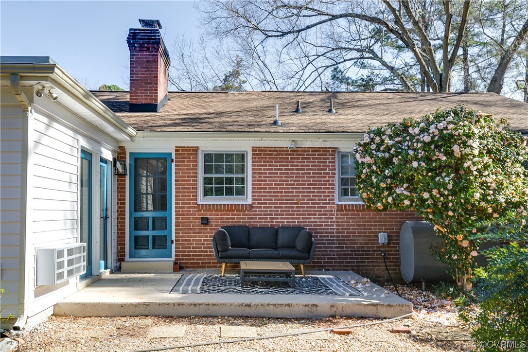 7443 Comanche Dr