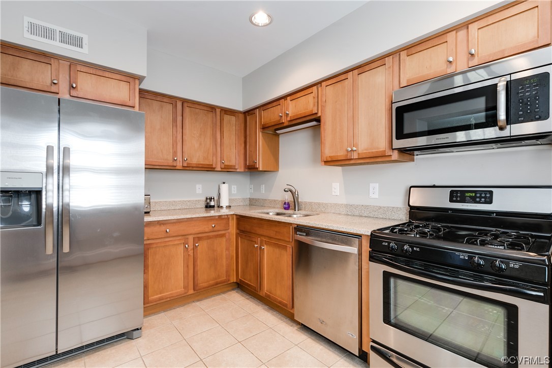 47 E Lock Ln Unit#U7
