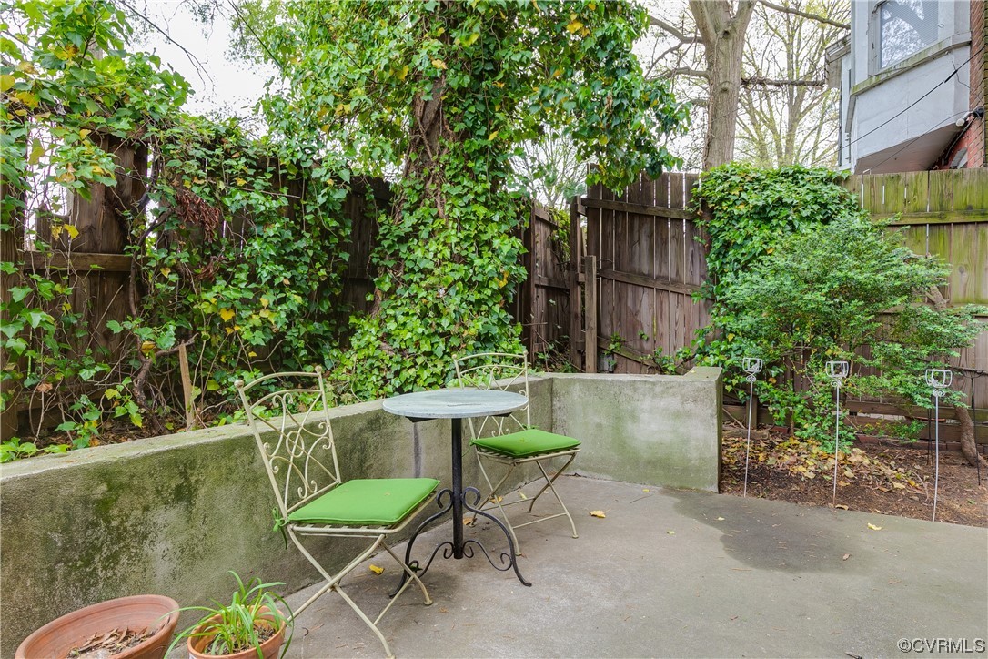 23 N Rowland St