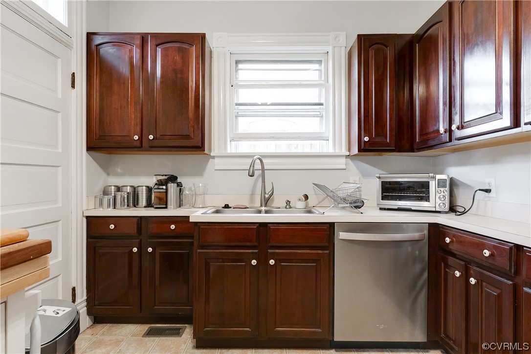 23 N Rowland St