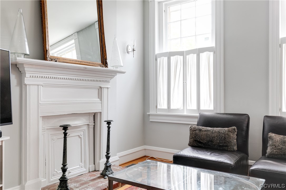 23 N Rowland St