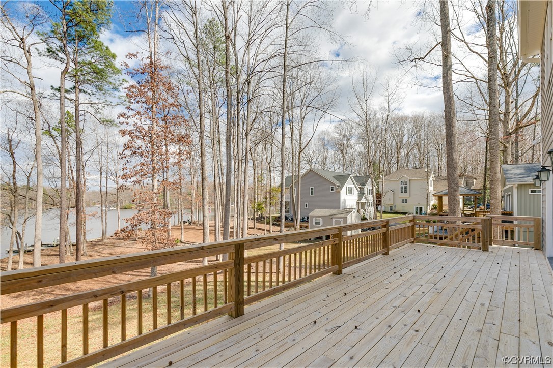 296 Lake Caroline Dr