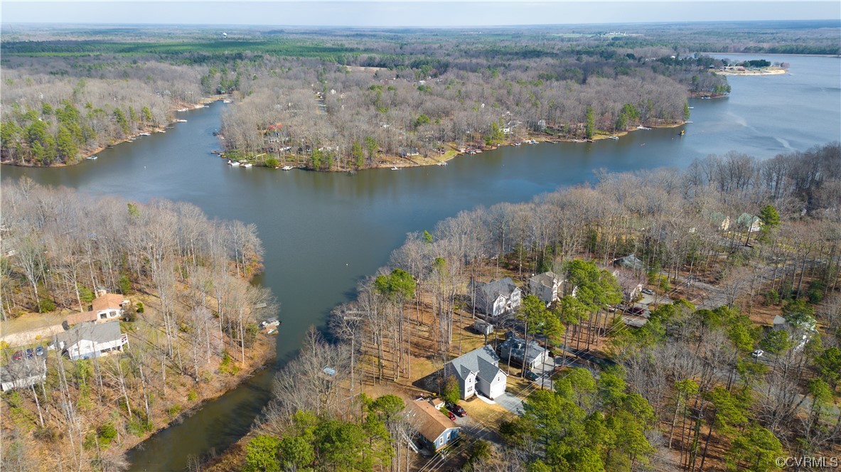 296 Lake Caroline Dr