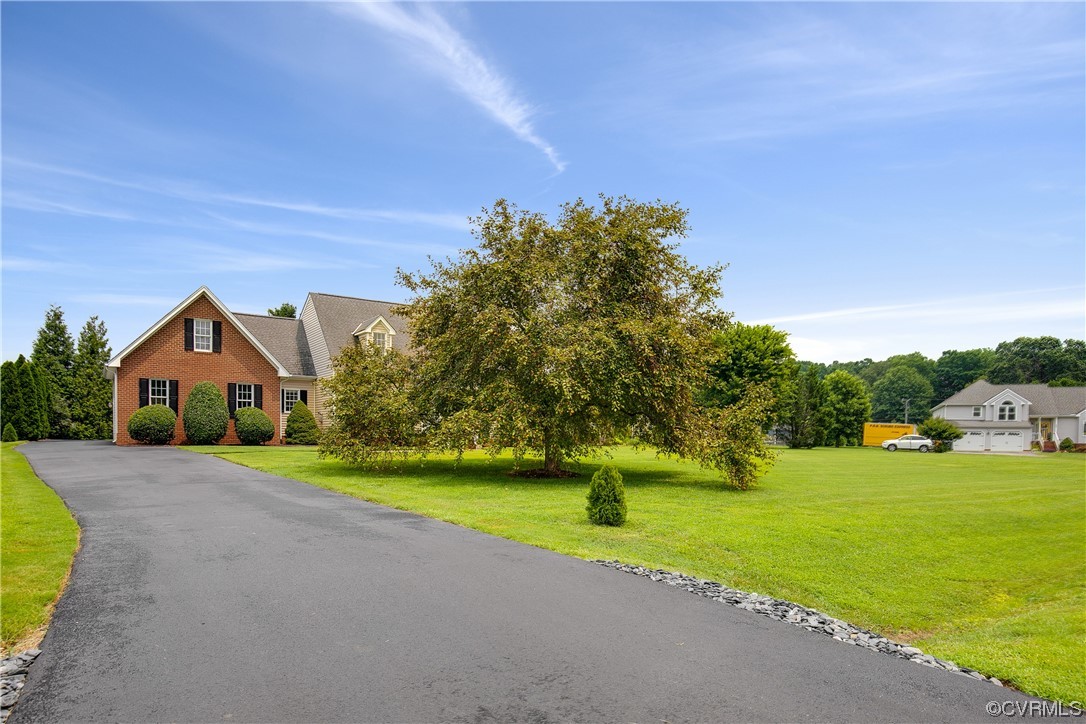 5670 Gentry Dr