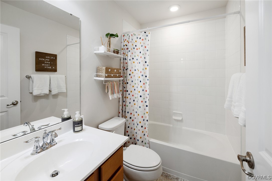 5524 Riverside Heights Way