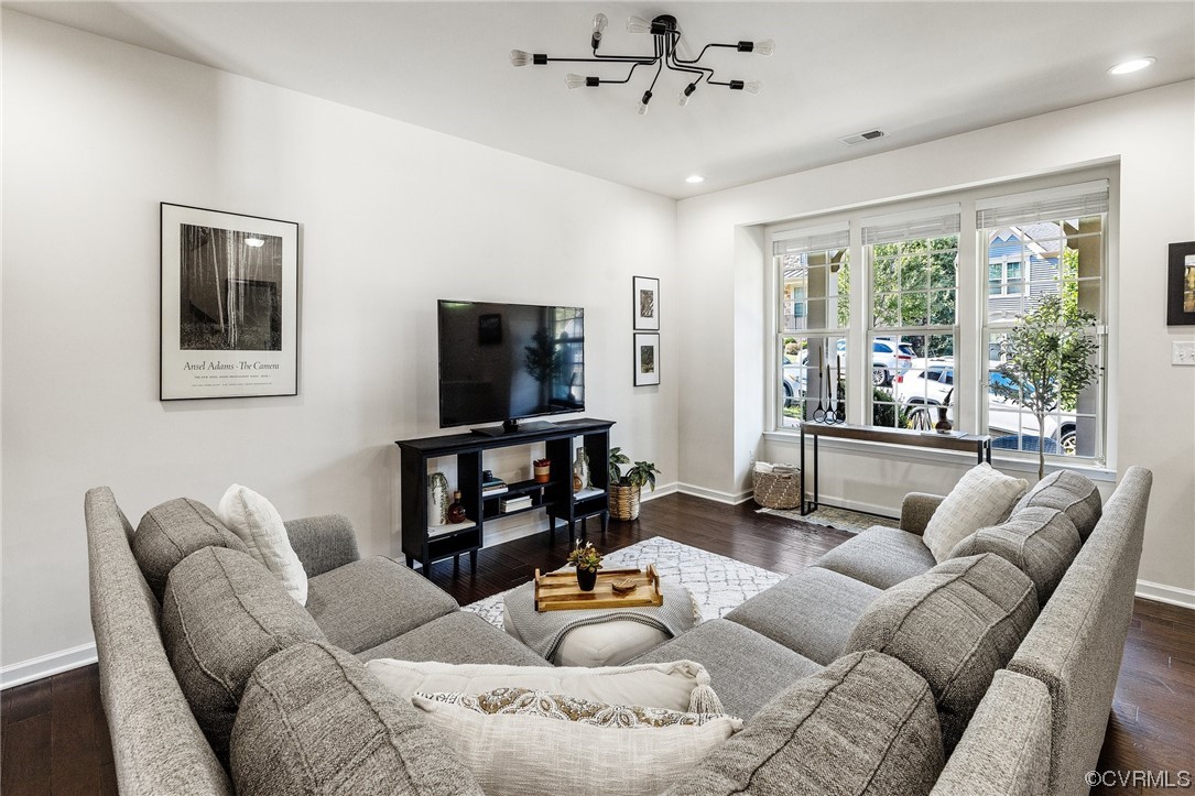 5524 Riverside Heights Way