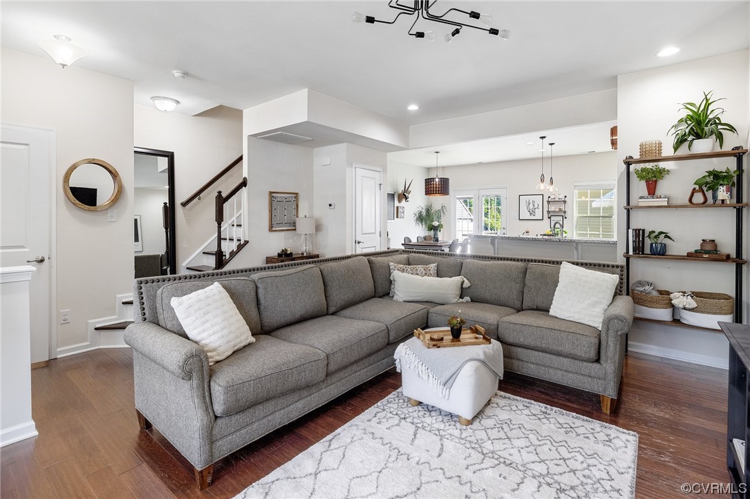 5524 Riverside Heights Way