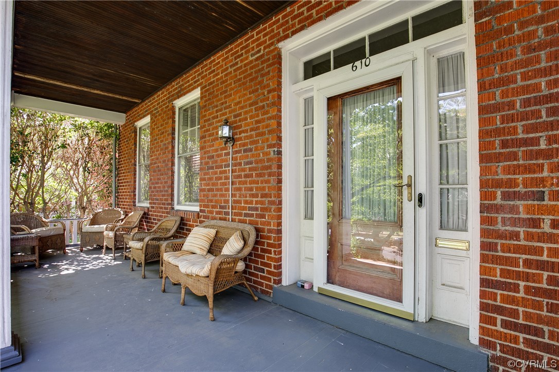 610 W 29th St