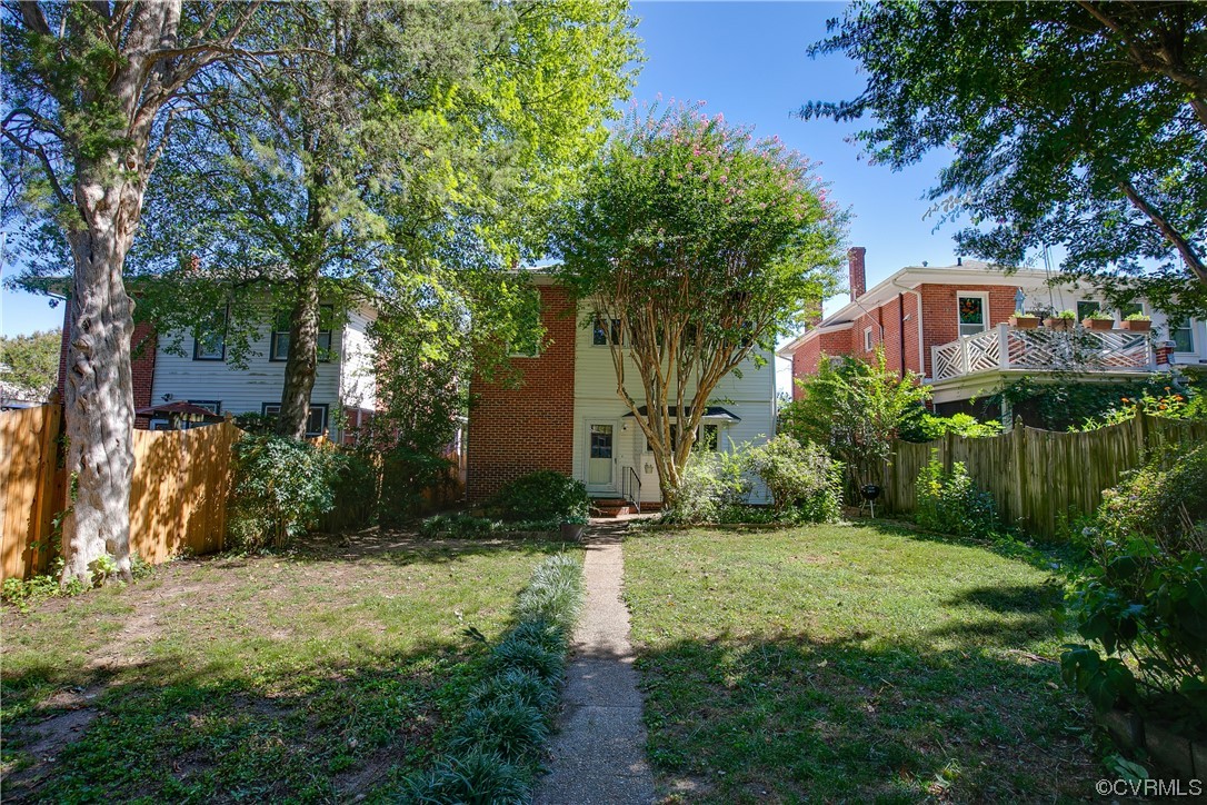 610 W 29th St