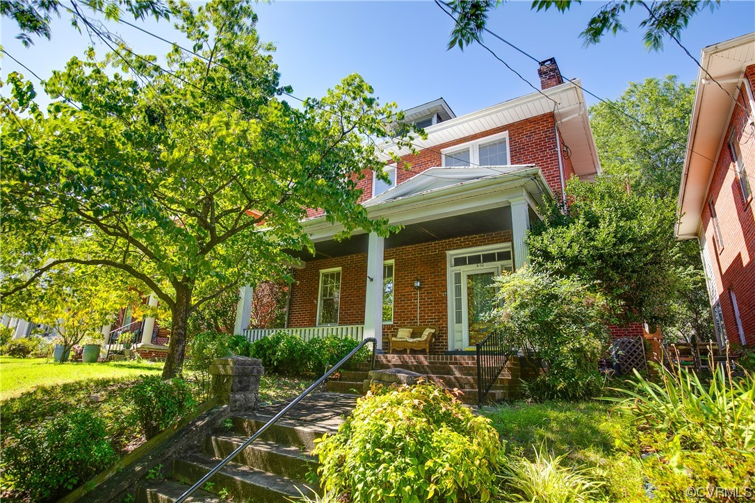 610 W 29th St