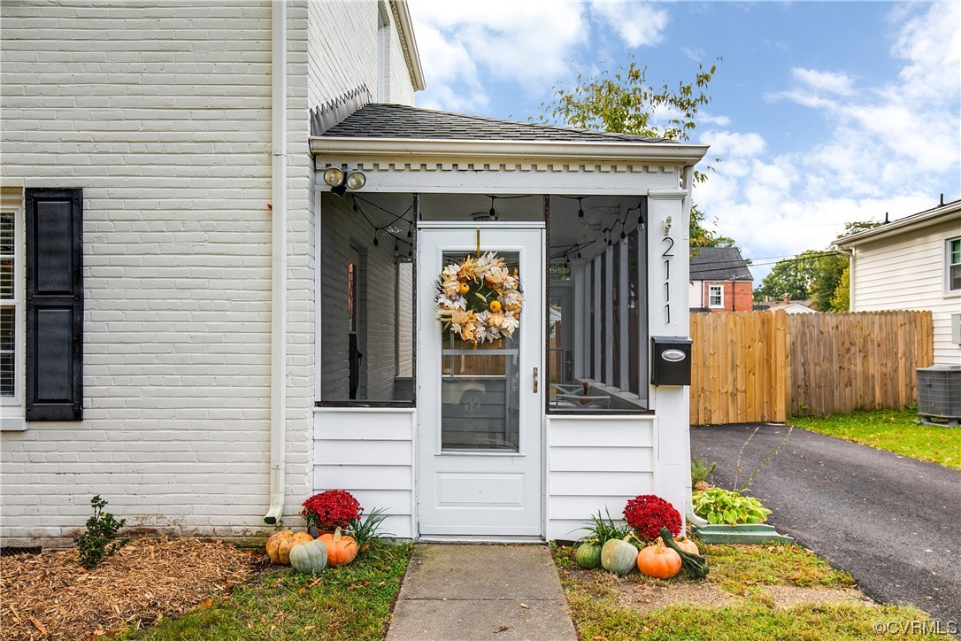 2111 Barclay Rd