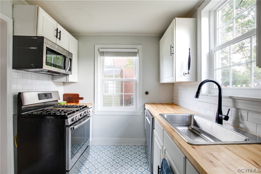 2111 Barclay Rd