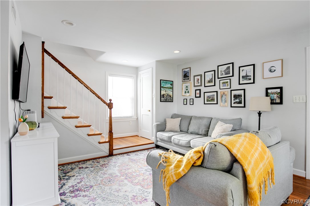 2111 Barclay Rd