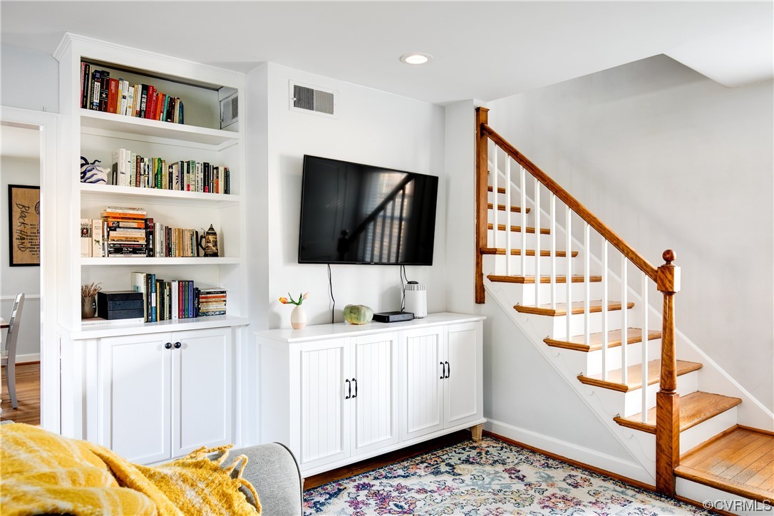 2111 Barclay Rd