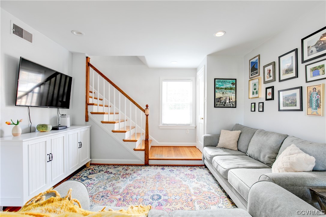 2111 Barclay Rd