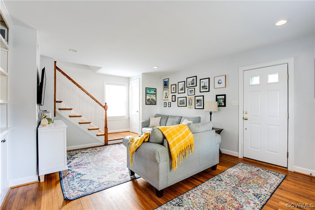 2111 Barclay Rd