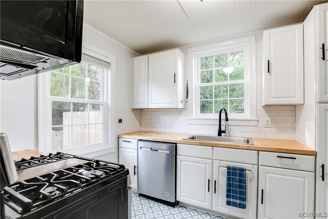 2111 Barclay Rd