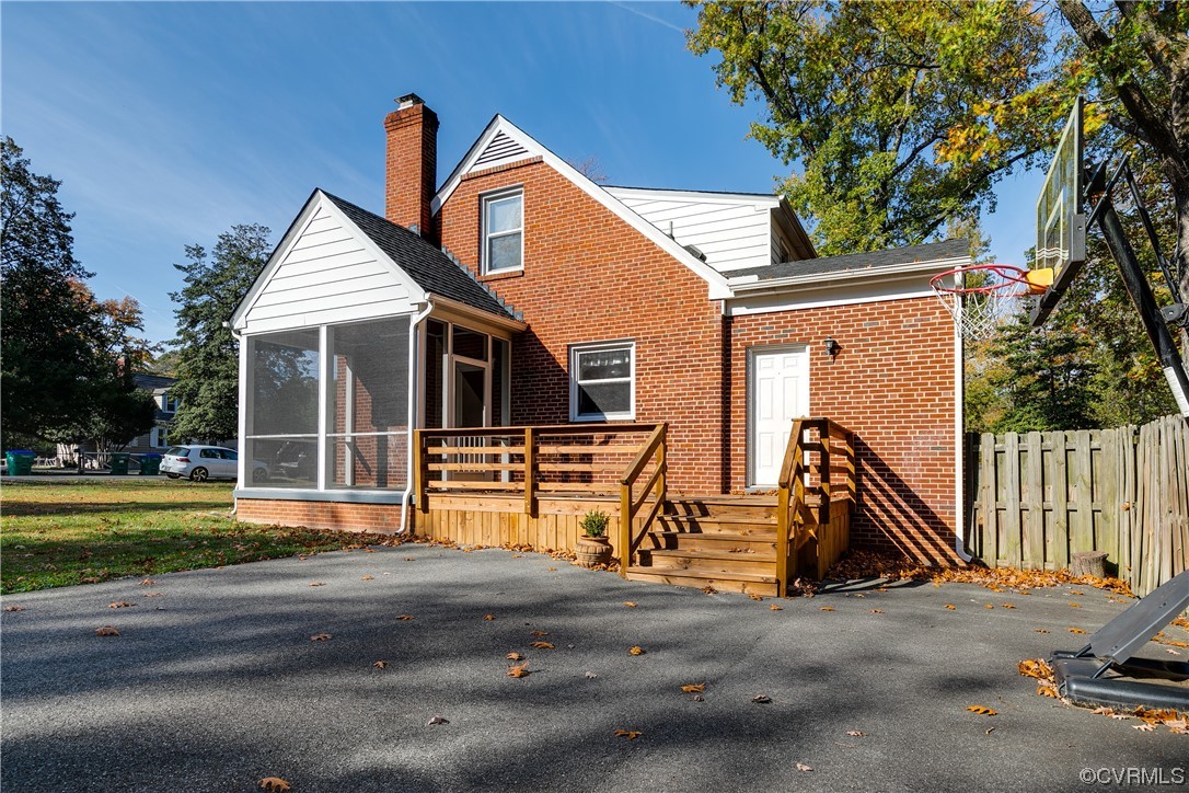1401 Leicester Rd
