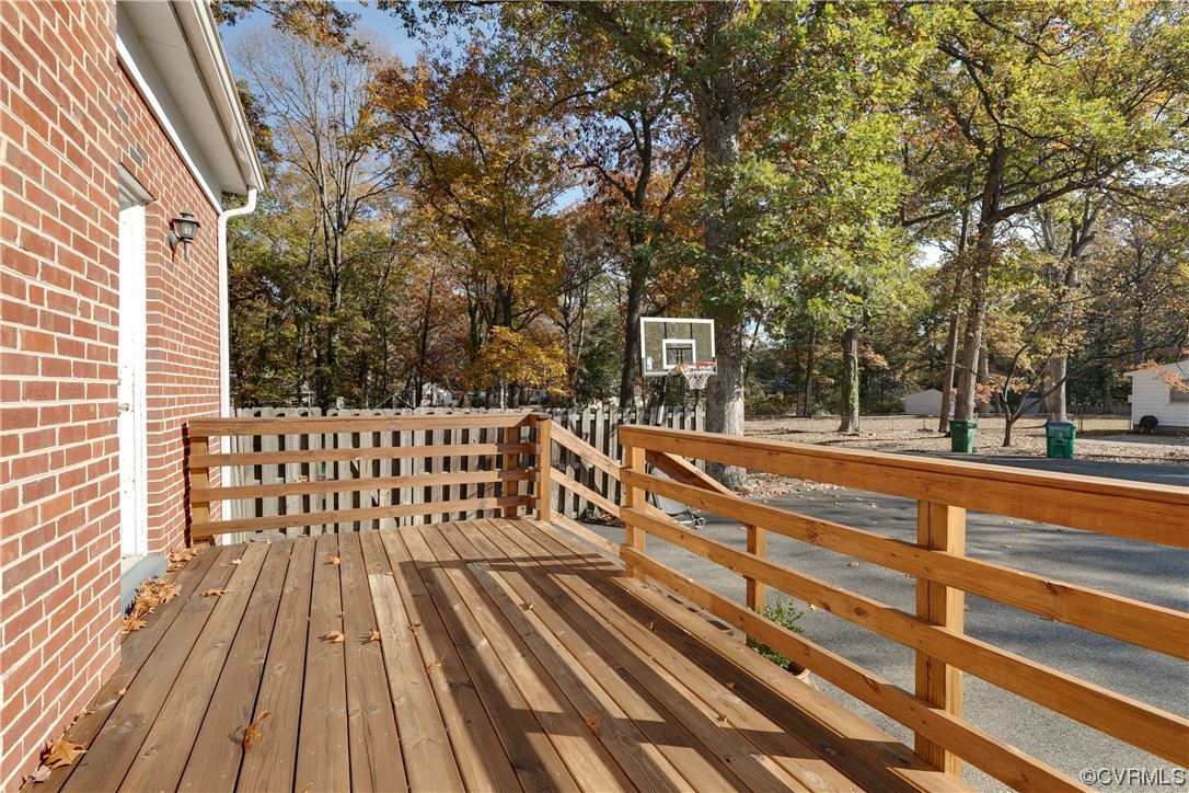 1401 Leicester Rd