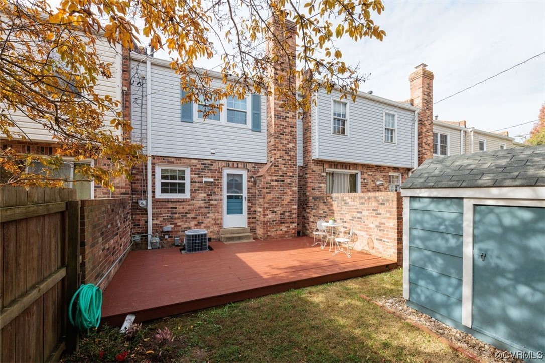 2201 Kingsbrook Dr