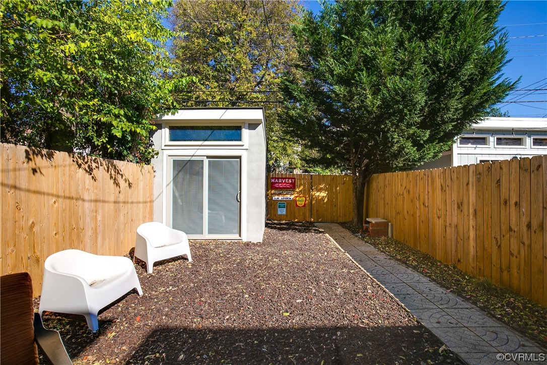 2220 Maplewood Ave
