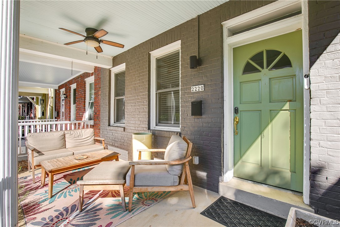 2220 Maplewood Ave