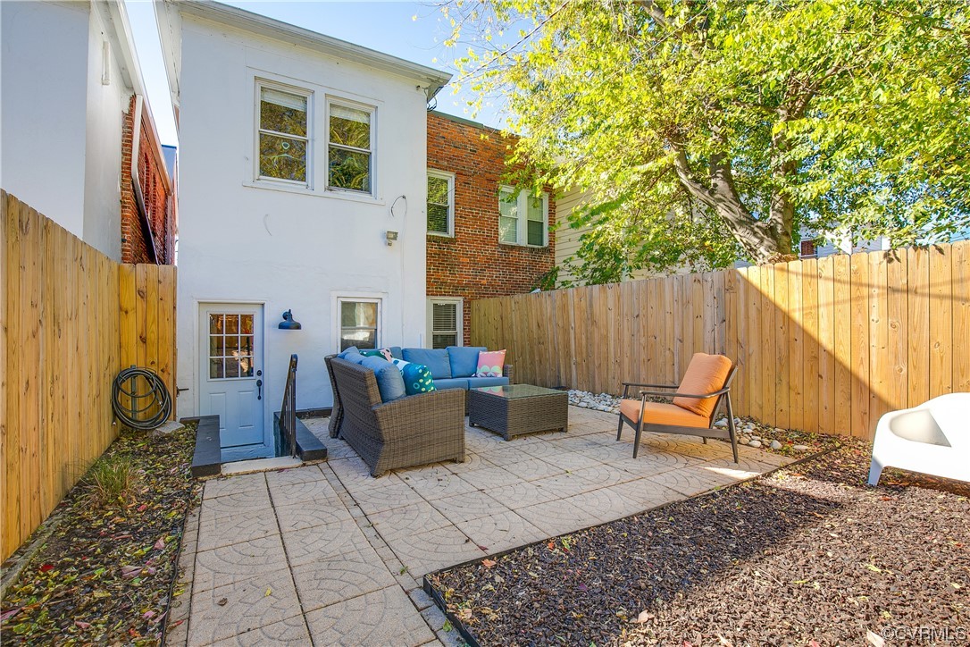 2220 Maplewood Ave