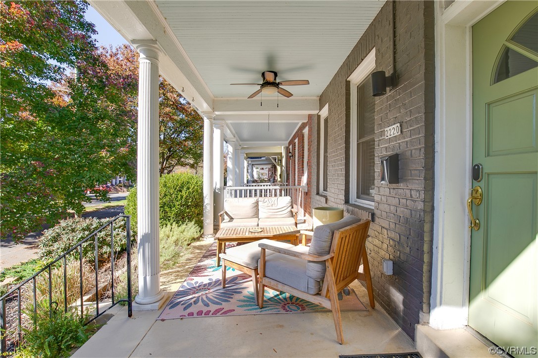 2220 Maplewood Ave