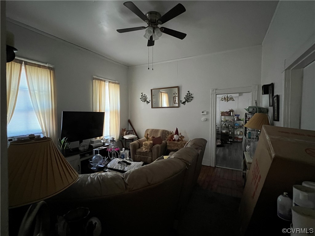 2004 Edwards Ave