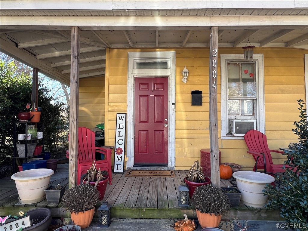 2004 Edwards Ave