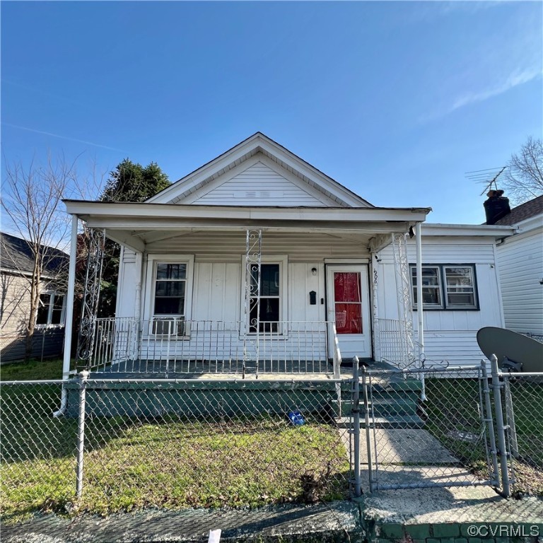1906 Albany Ave