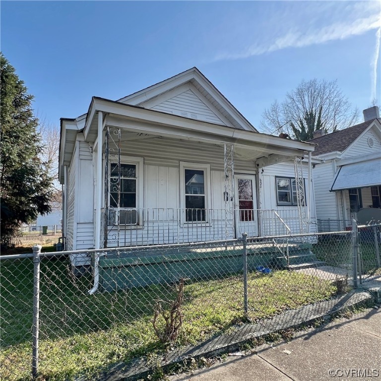 1906 Albany Ave