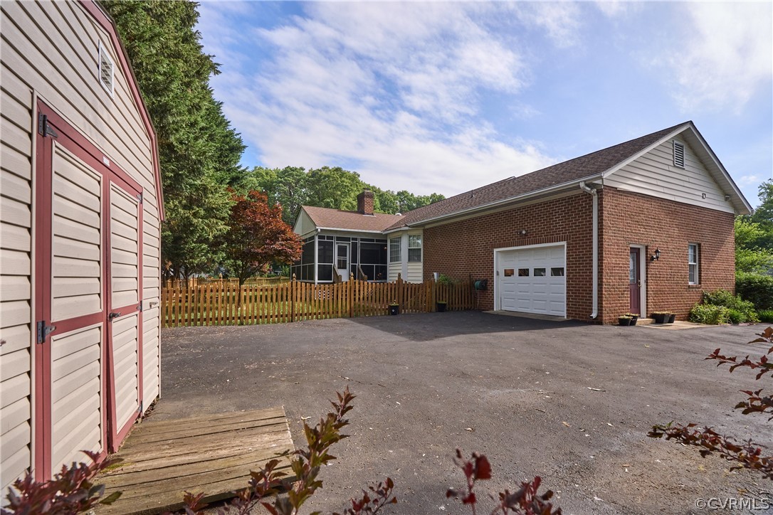 4300 Dianawood Dr