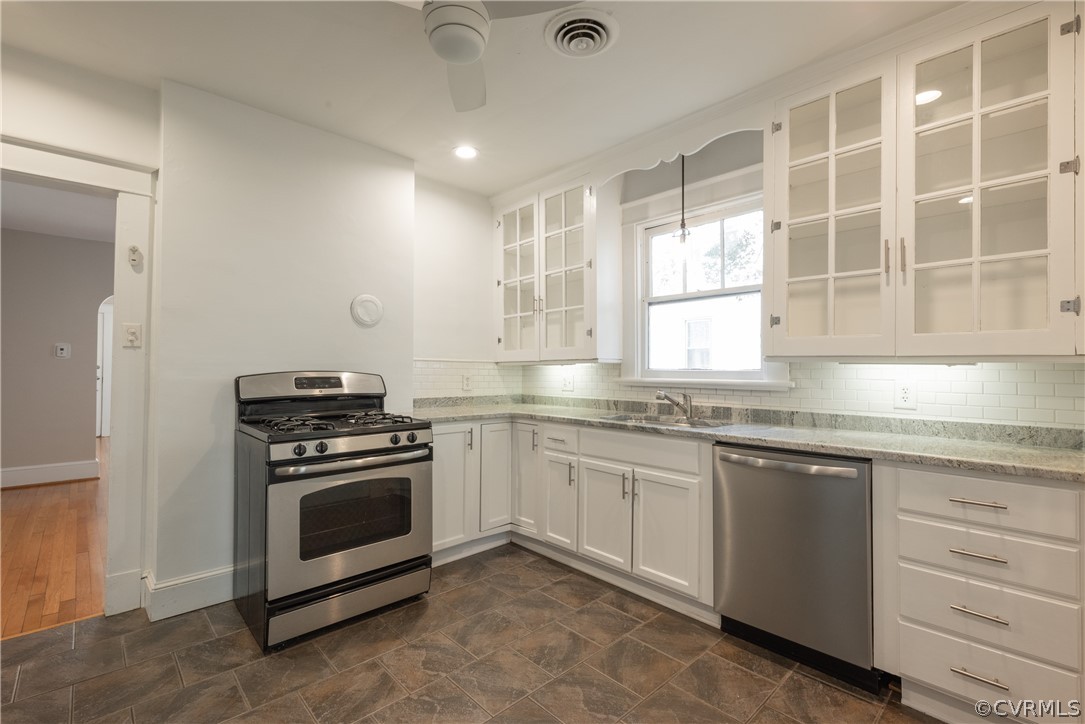 106 W 30th St