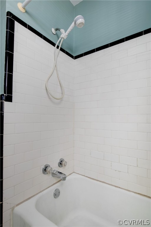 313 W 29th St