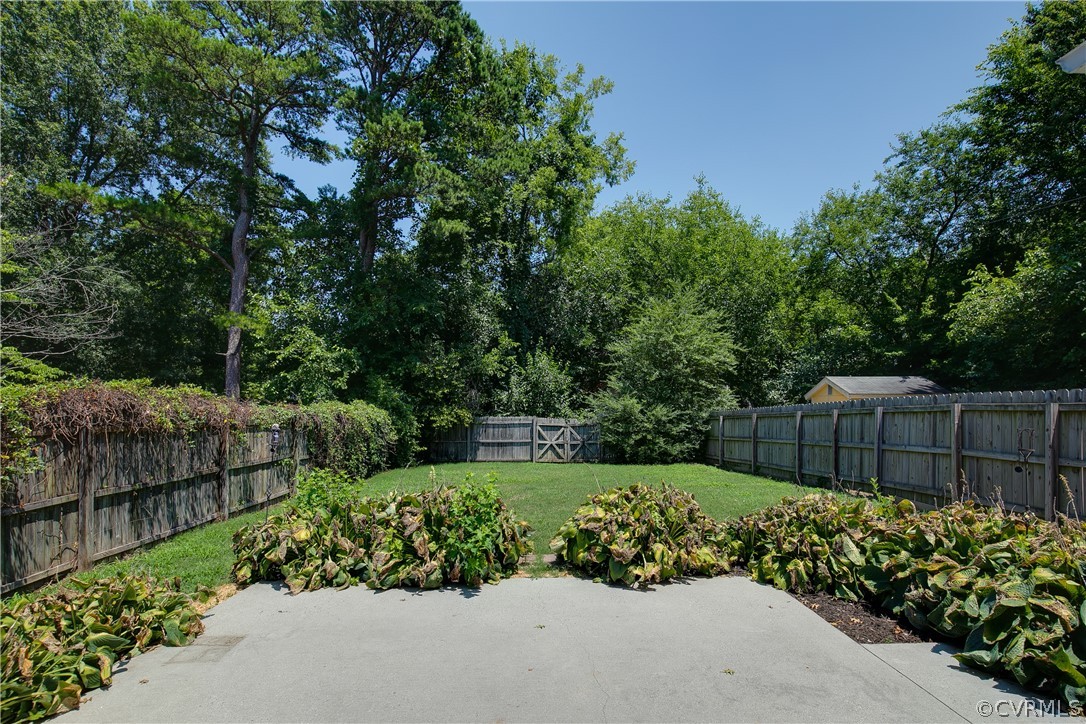 313 W 29th St