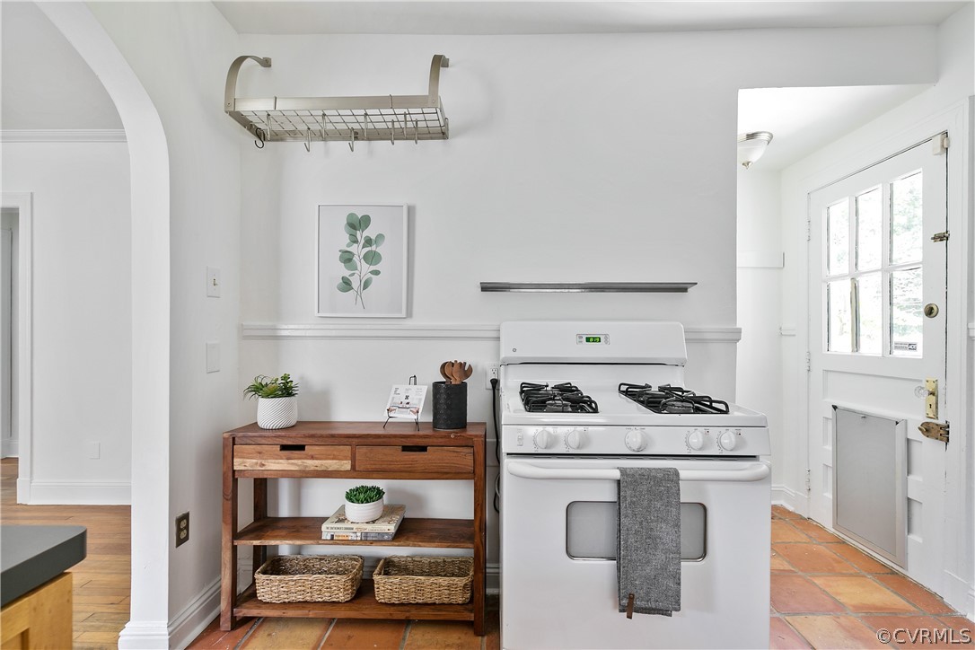 313 W 29th St