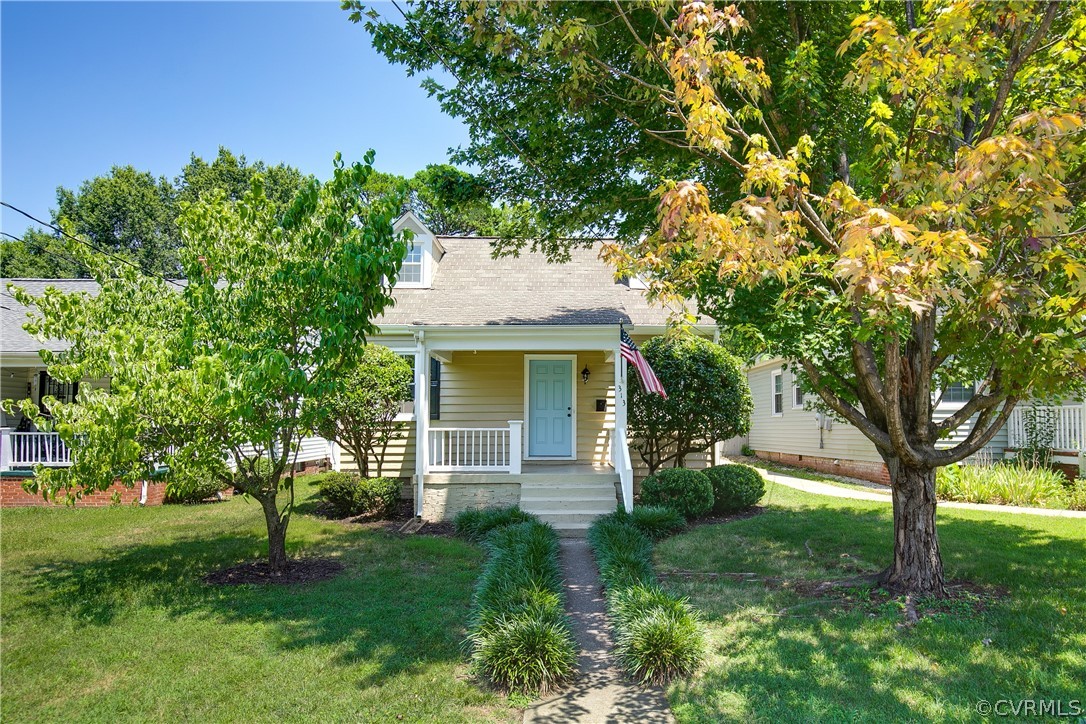 313 W 29th St