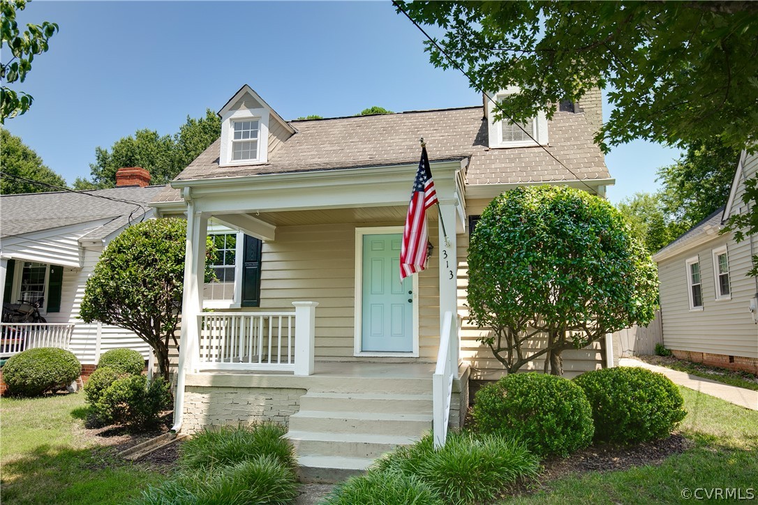 313 W 29th St