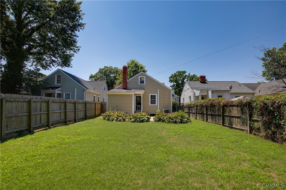 313 W 29th St