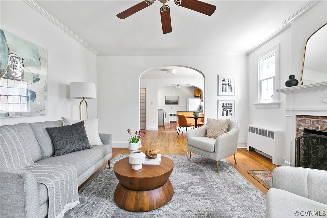 313 W 29th St