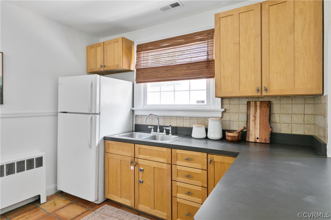 313 W 29th St