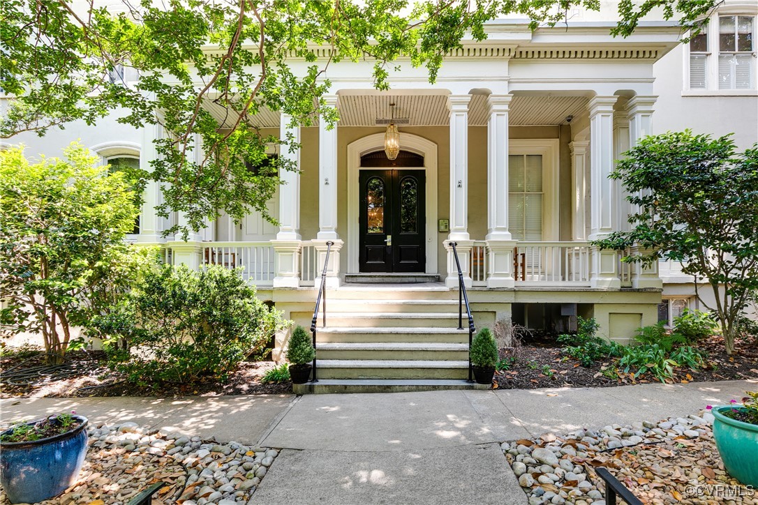 212 W Franklin St Unit#U102